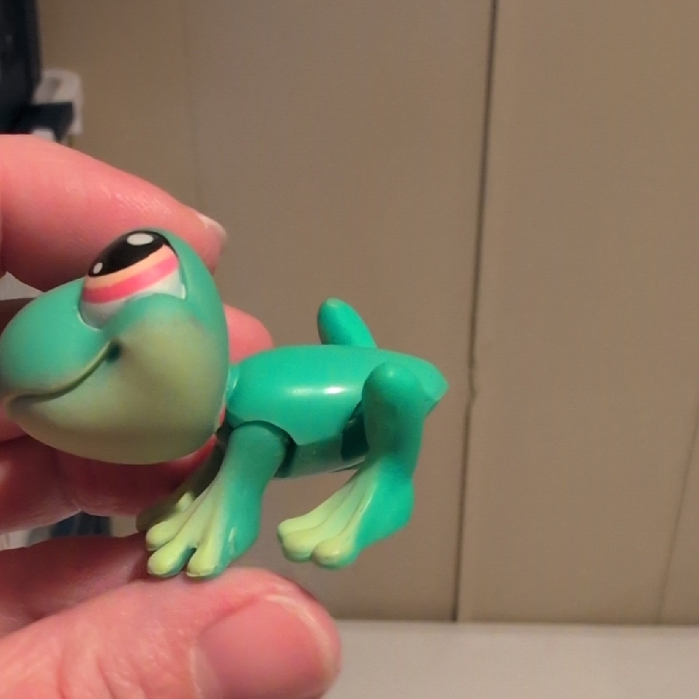 Green and Blue Reptile Figurine Set - Picture 12 of 13